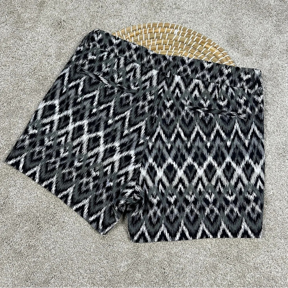 Spanx Sunshine Shorts Pull On 4" UPF 50+ Quick Dry in Grey Ikat Size M - Picture 6 of 13